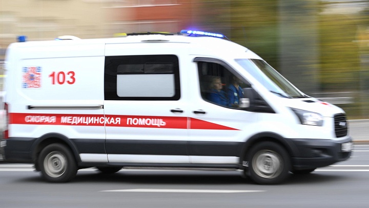 В Ростове-на-Дону из-за непогоды погиб один человек, пострадали еще 13