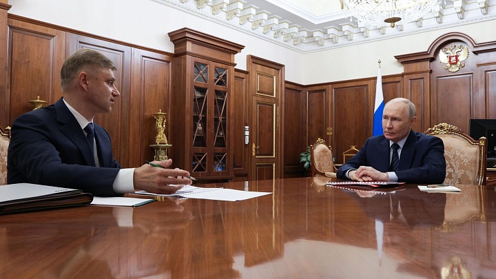 Белозеров проинформировал Путина о среднем уровне зарплаты в РЖД