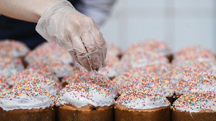 Бойцам СВО, проходящим лечение в Петербурге, передали пасхальные наборы