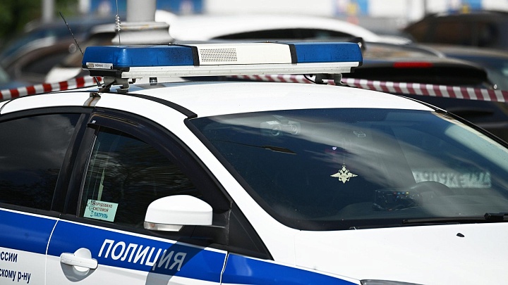 В Петербурге невеста прыгнула с теплохода в реку, чтобы спасти члена семьи