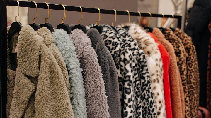 Интерес к шубам и дубленкам из экомеха в России вырос в четыре раза